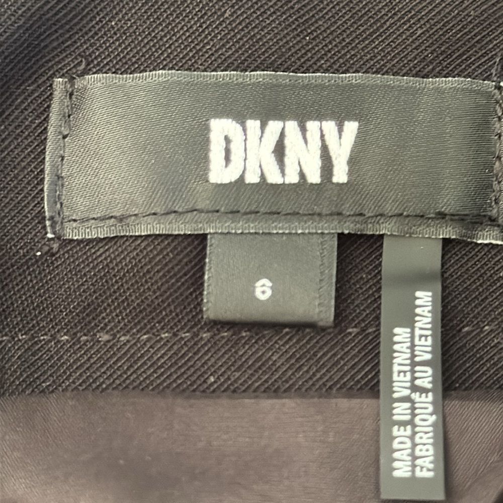 NWOT DKNY Frosted Twill Zip Cargo Pocket Mini Skirt - Picture 5 of 10